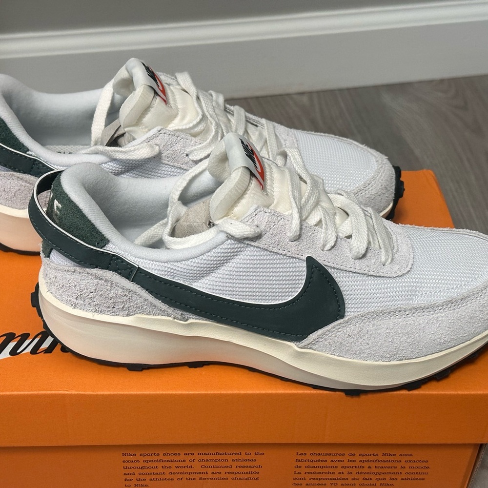 Women’s Nike Waffle Vintage Shoes